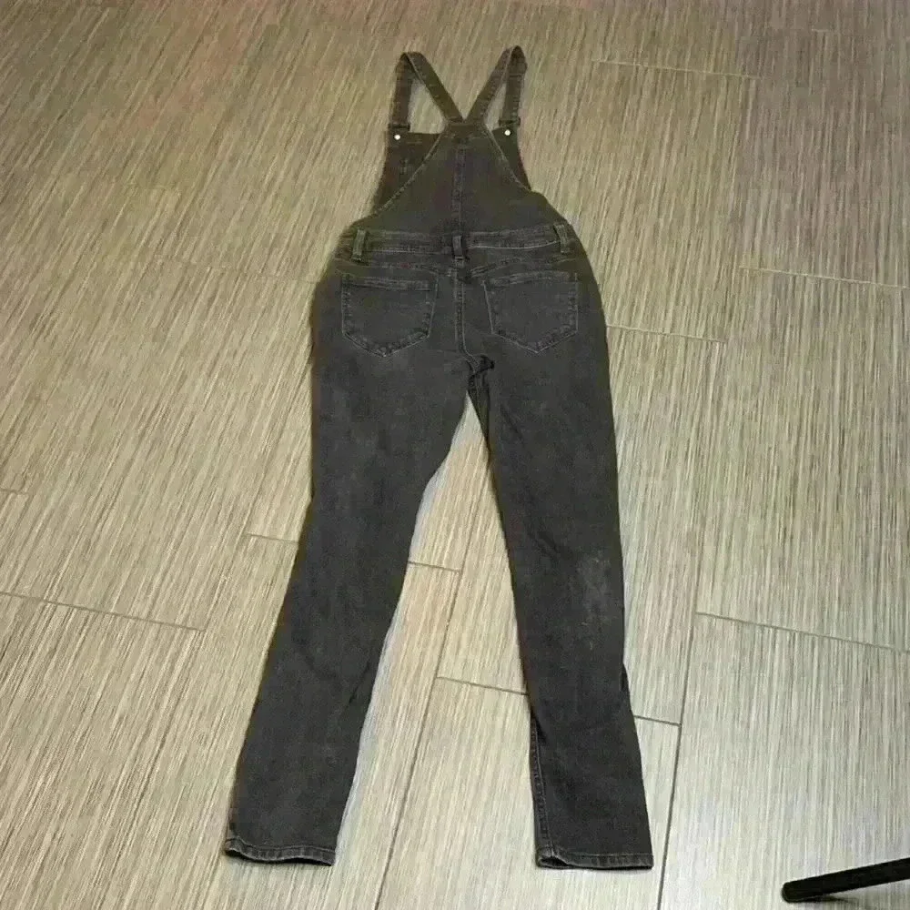 Almost Famous Juniors Black Square Neck Distressed Skinny Denim Overalls Size 7 - Picture 12 of 12